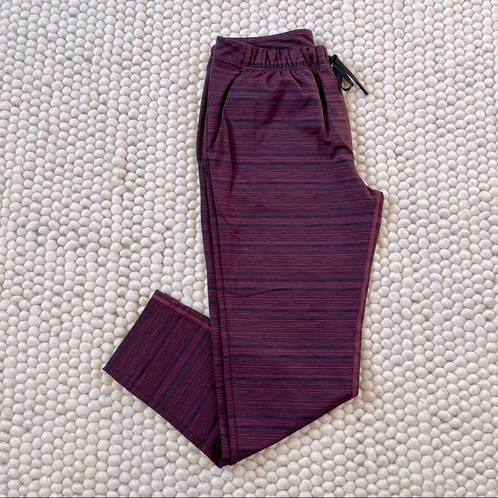lululemon Jet Crop (Slim) *Luxtreme 25” Cyber Red Grape Bordeaux Drama 6